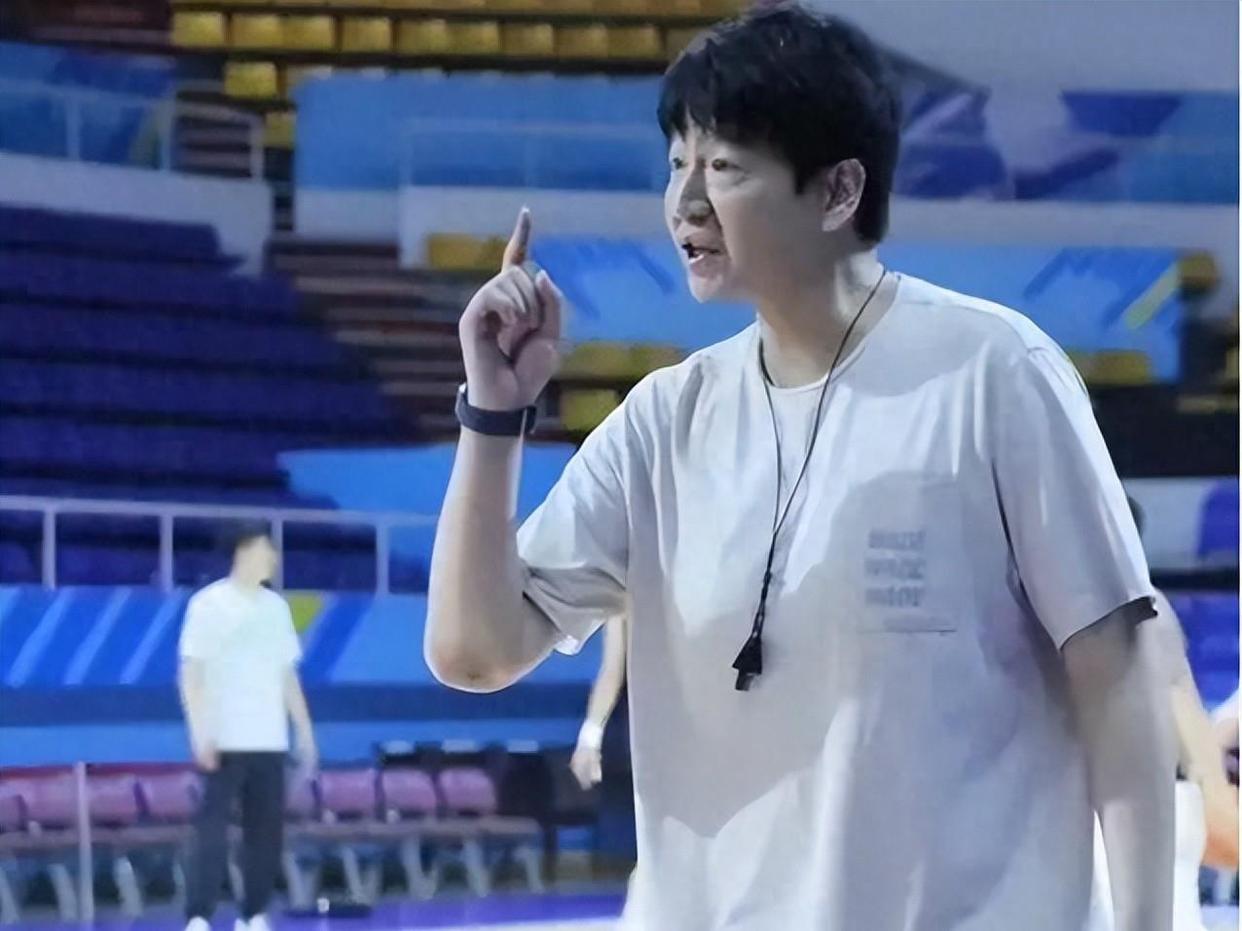 NG娱乐- IG观众热烈欢呼！，TheShy迎来十二赛季出色发挥热度持续攀升