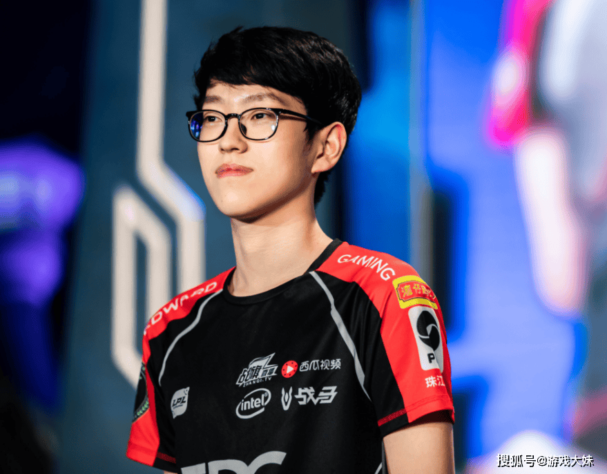 NG娱乐-Scout在C9比赛中突破纪录，赛事规则更新引发热议！的简单介绍